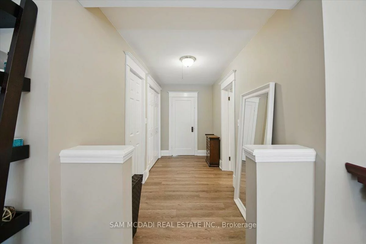 81, Chisholm, 1002 - CO Central, Oakville