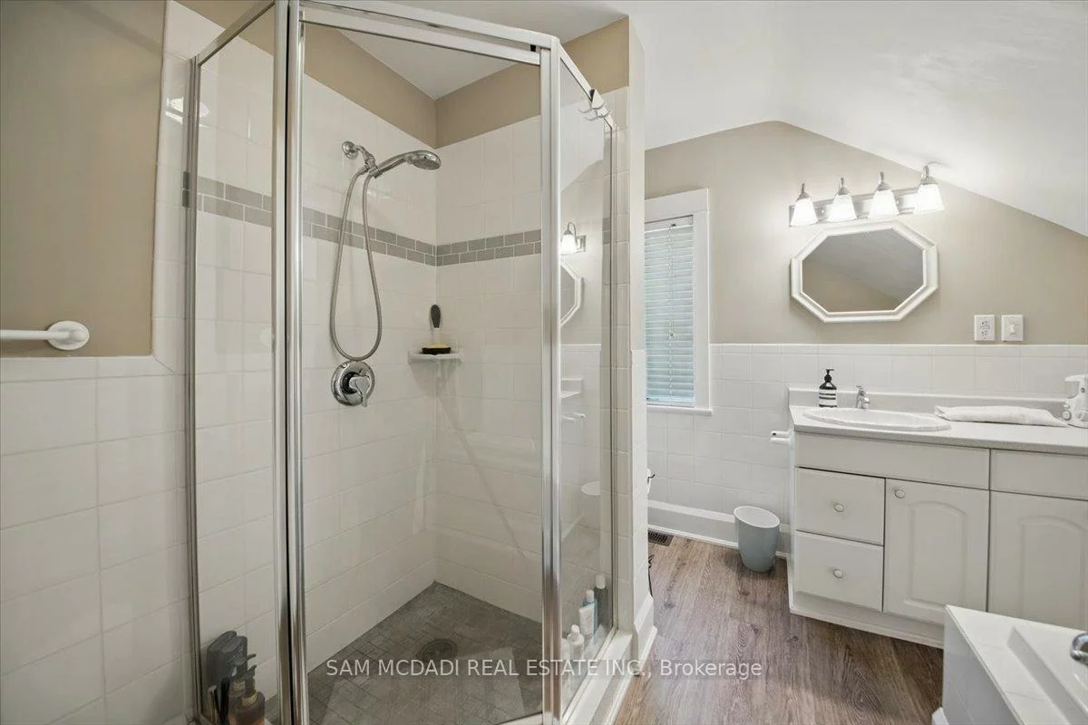 81, Chisholm, 1002 - CO Central, Oakville