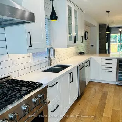 2, Normandy, 1002 - CO Central, Oakville