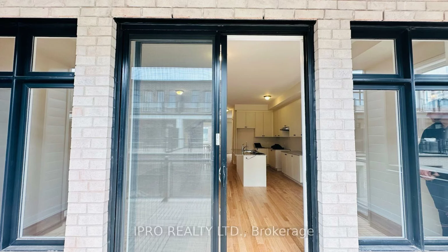 3098, Meadowridge, 1010 - JM Joshua Meadows, Oakville