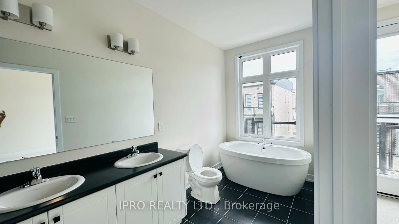 3098, Meadowridge, 1010 - JM Joshua Meadows, Oakville