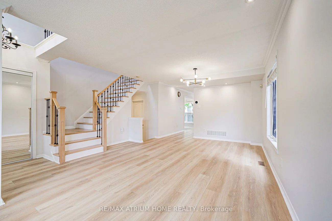 2293, Oakhaven, 1022 - WT West Oak Trails, Oakville