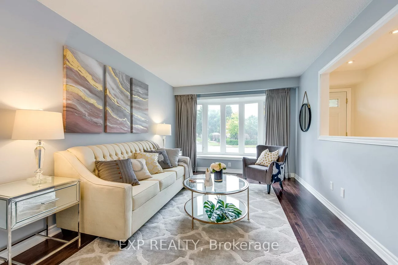 102, Orsett, 1003 - CP College Park, Oakville