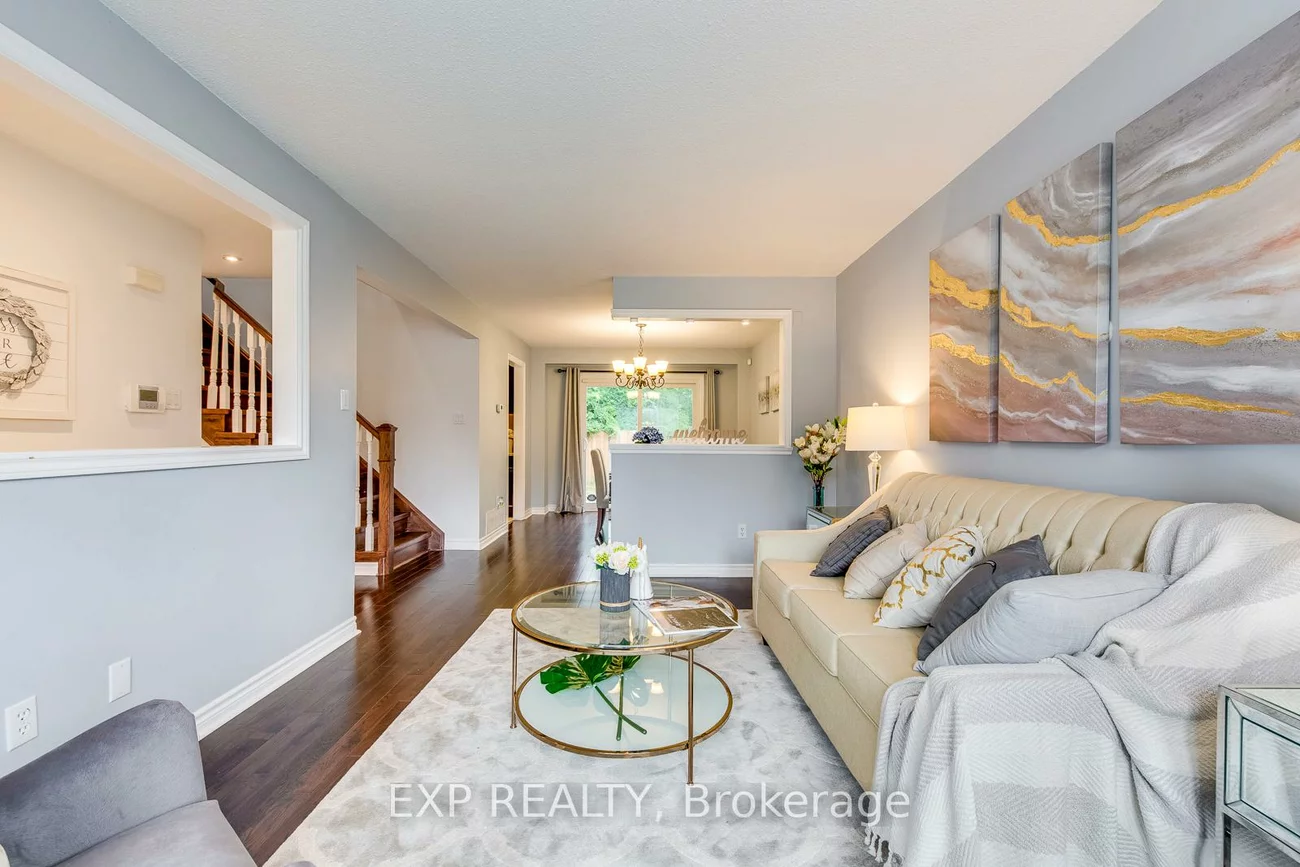 102, Orsett, 1003 - CP College Park, Oakville