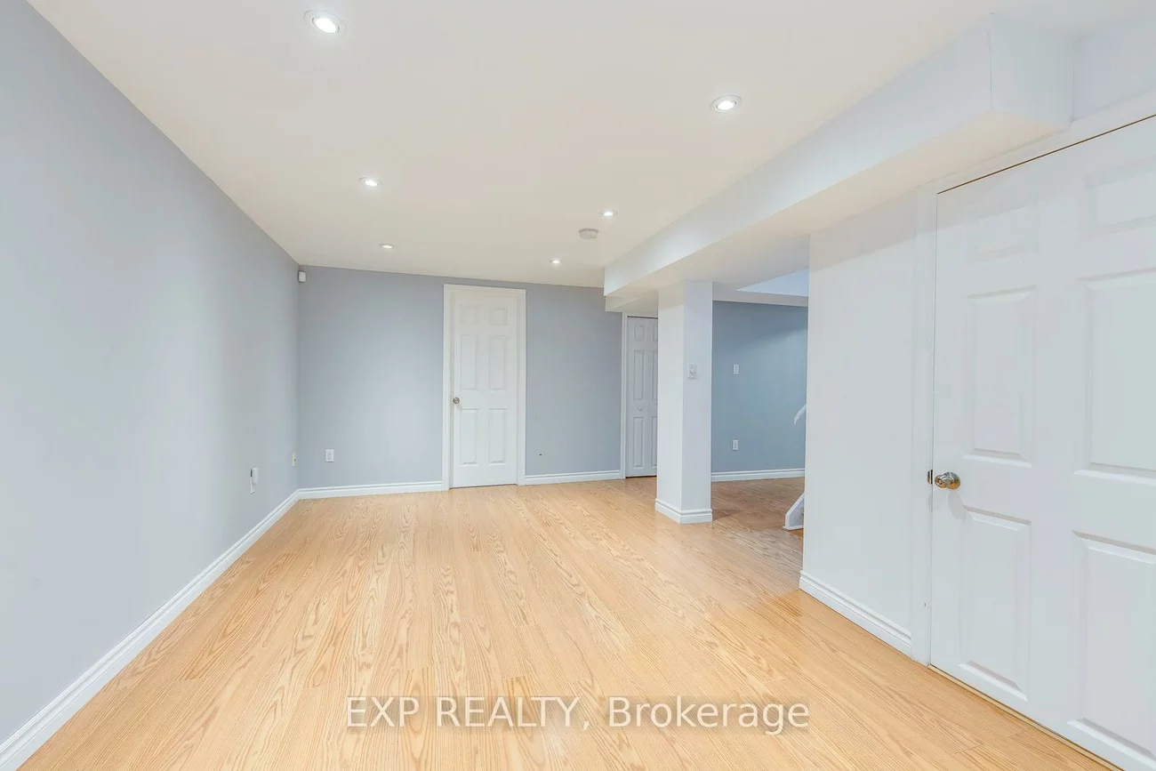 102, Orsett, 1003 - CP College Park, Oakville