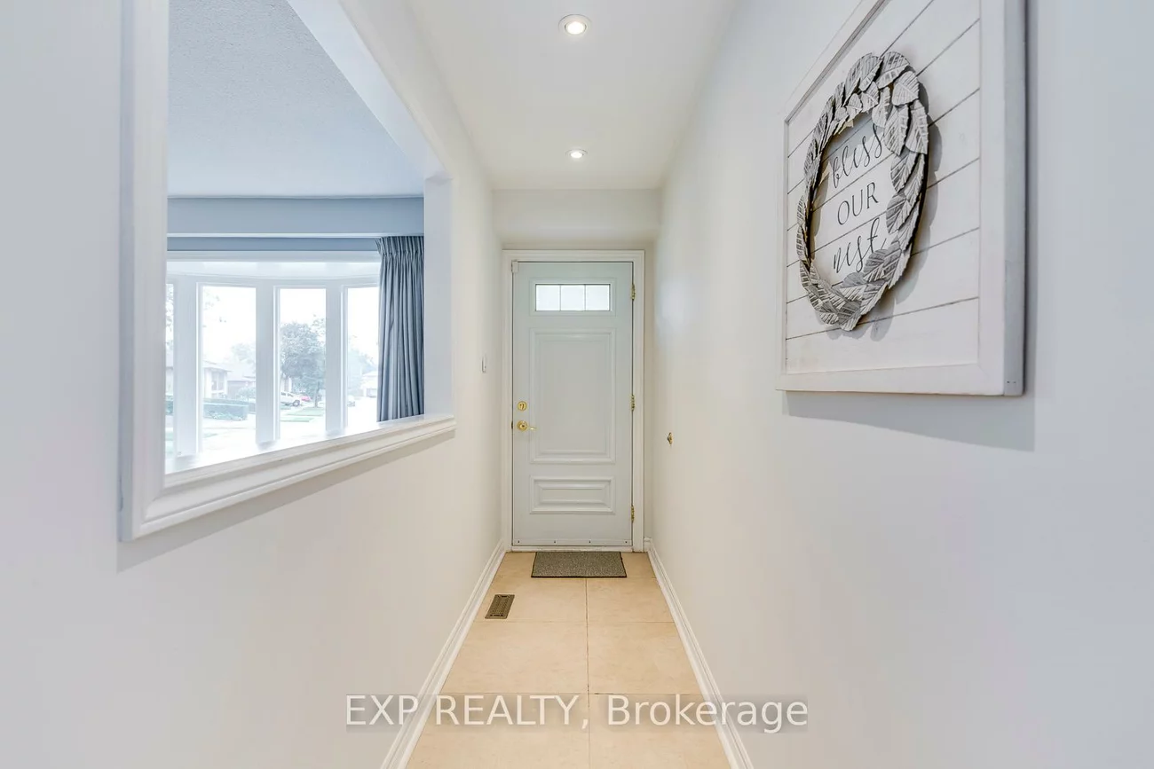 102, Orsett, 1003 - CP College Park, Oakville