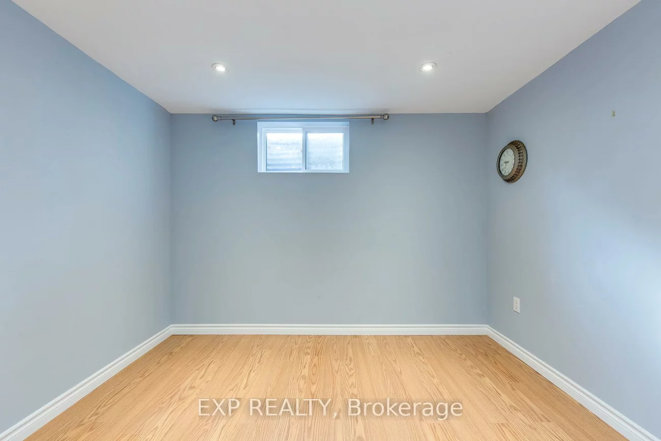 102, Orsett, 1003 - CP College Park, Oakville