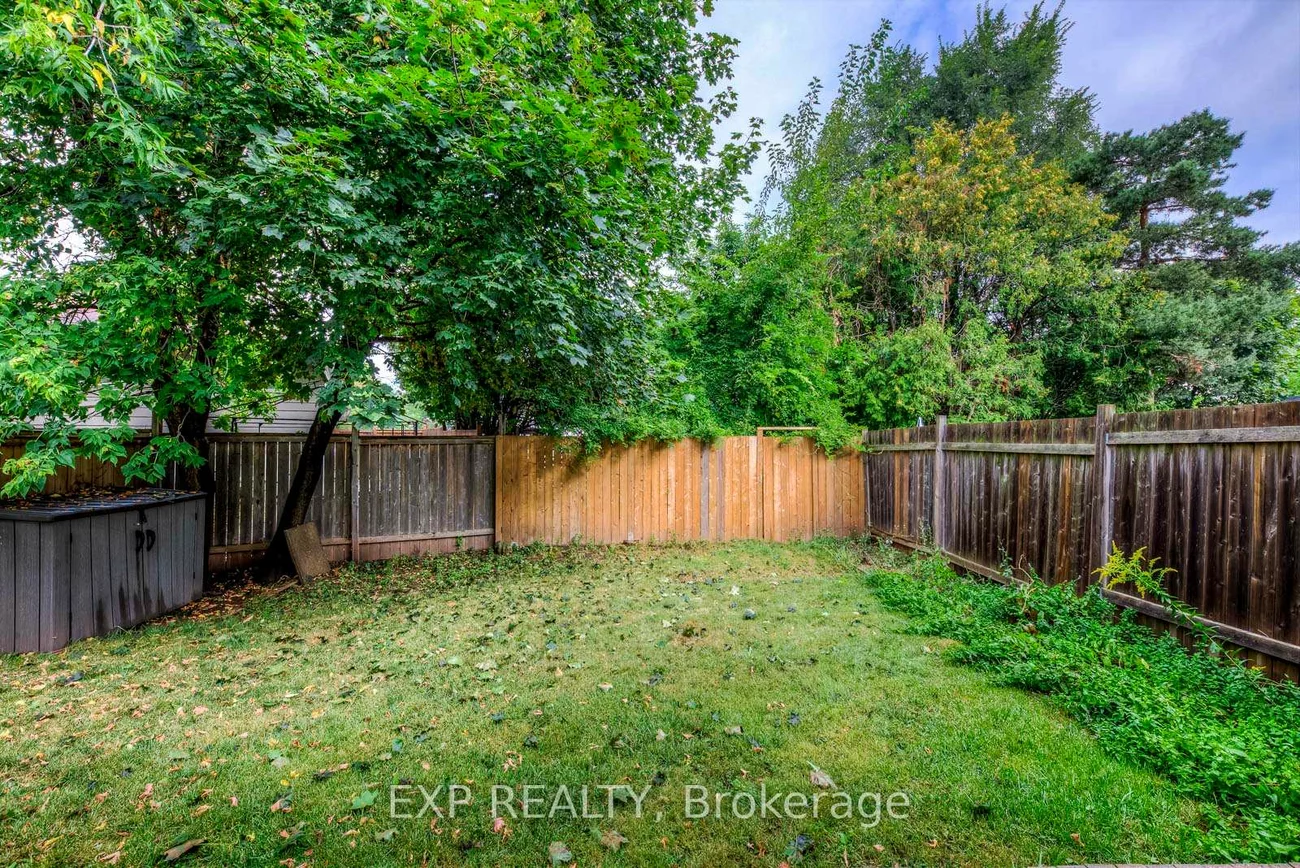 102, Orsett, 1003 - CP College Park, Oakville
