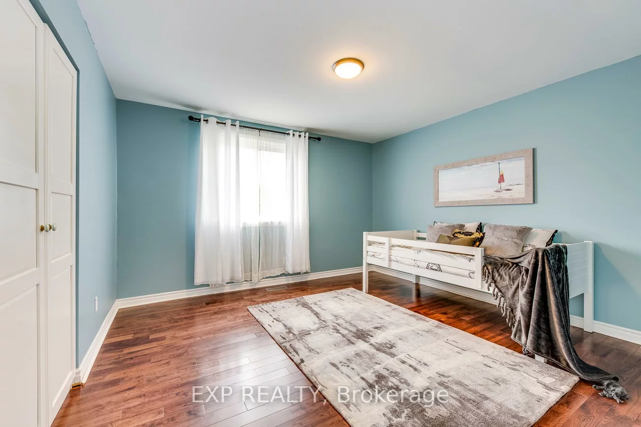 102, Orsett, 1003 - CP College Park, Oakville