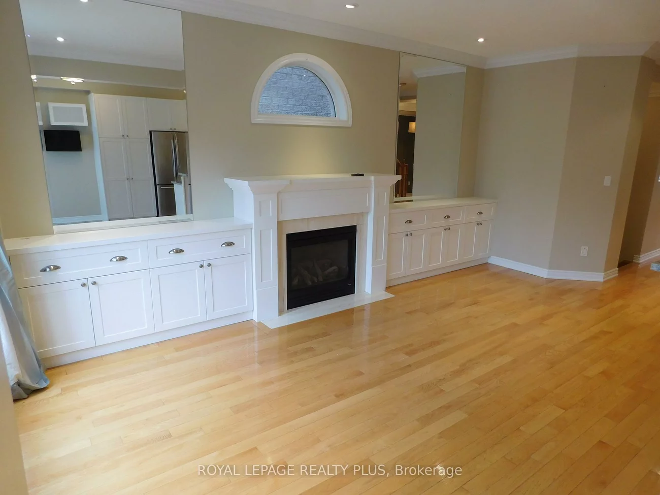 2333, Woodfield, 1015 - RO River Oaks, Oakville
