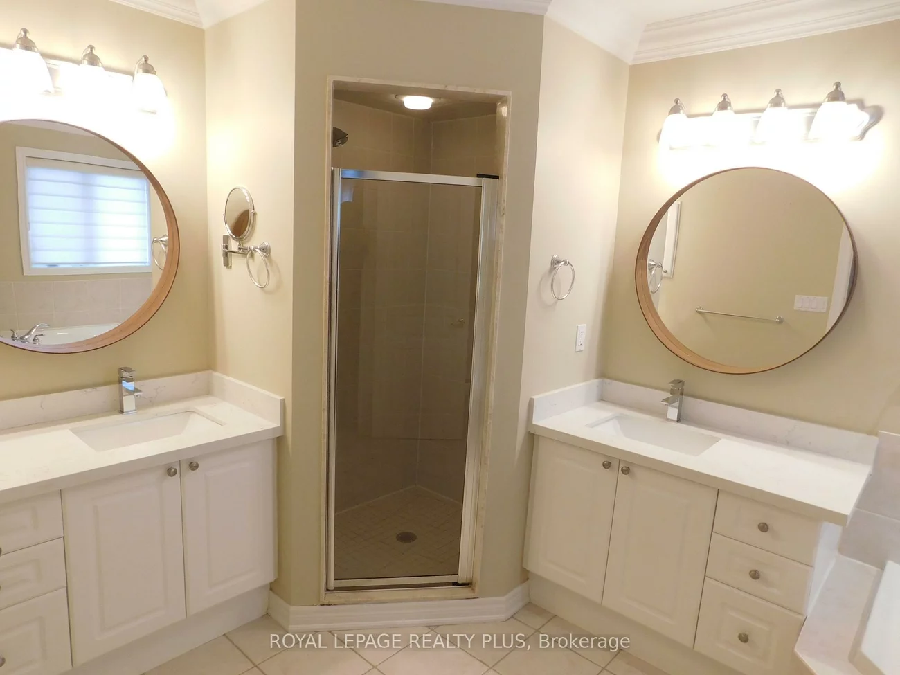 2333, Woodfield, 1015 - RO River Oaks, Oakville