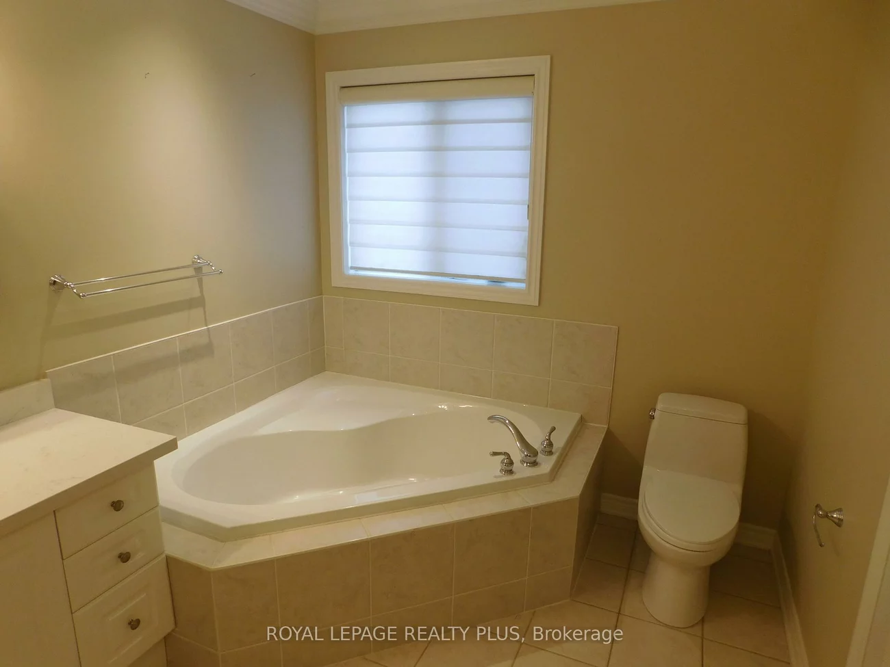 2333, Woodfield, 1015 - RO River Oaks, Oakville