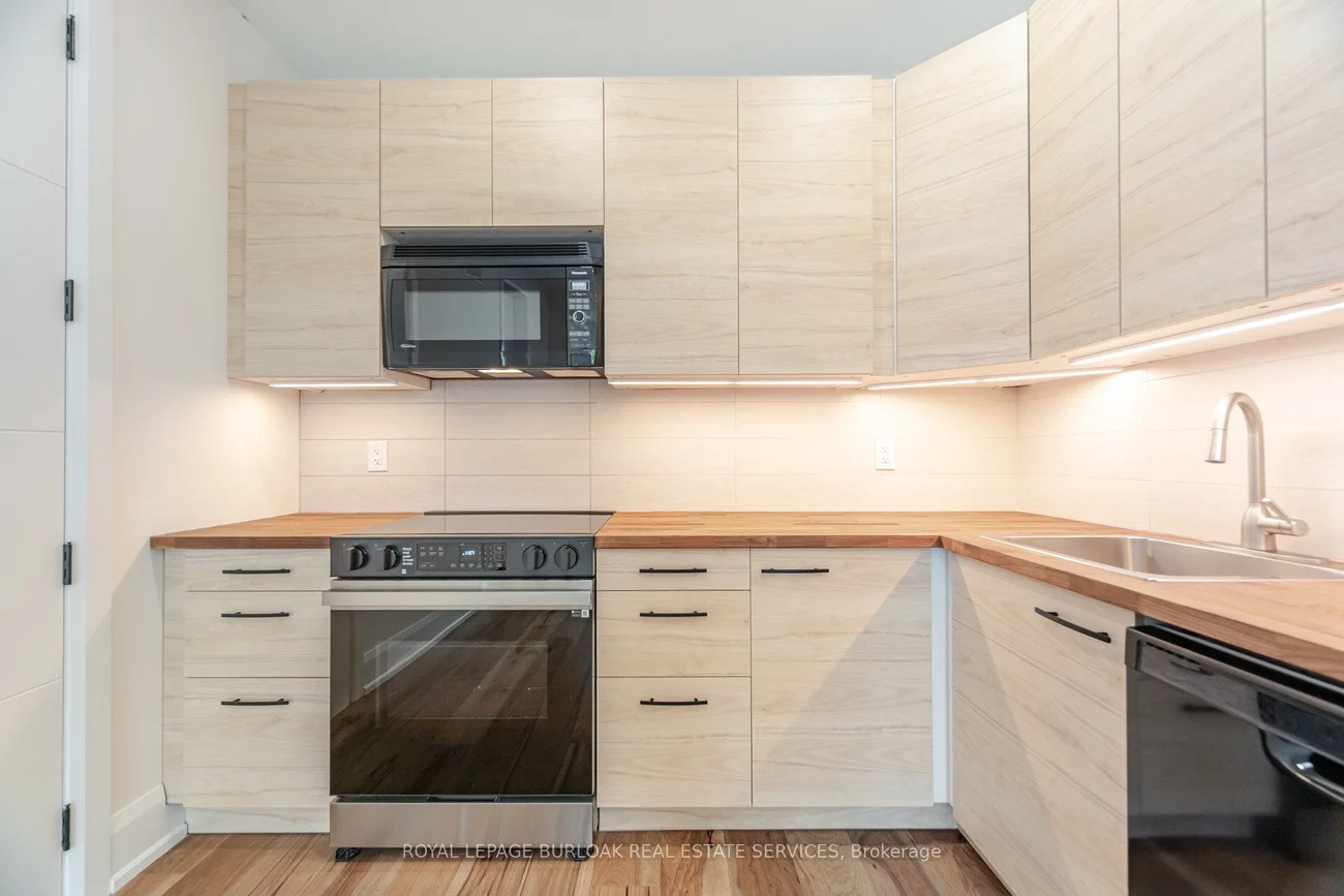 527, Vyner, 1020 - WO West, Oakville