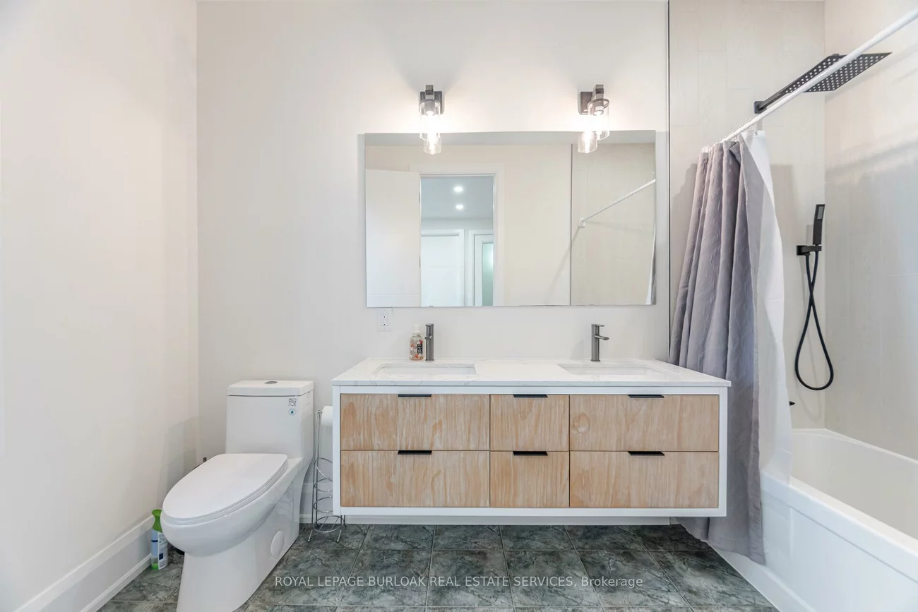 527, Vyner, 1020 - WO West, Oakville