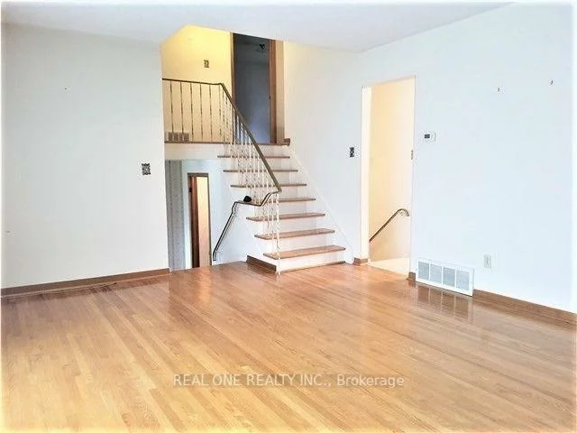 79, Osborne, 1003 - CP College Park, Oakville