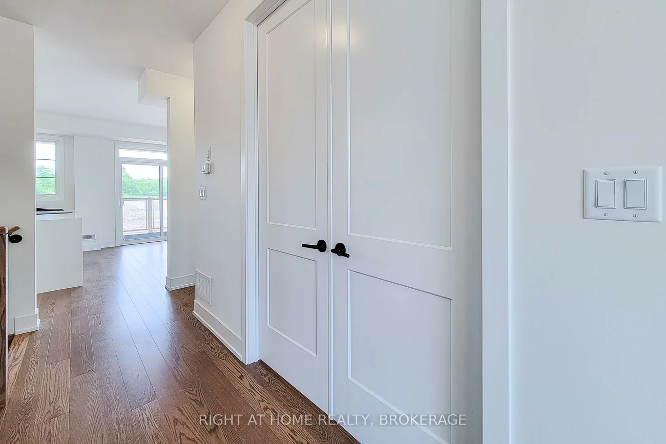 1131, WHEAT BOOM, 1010 - JM Joshua Meadows, Oakville