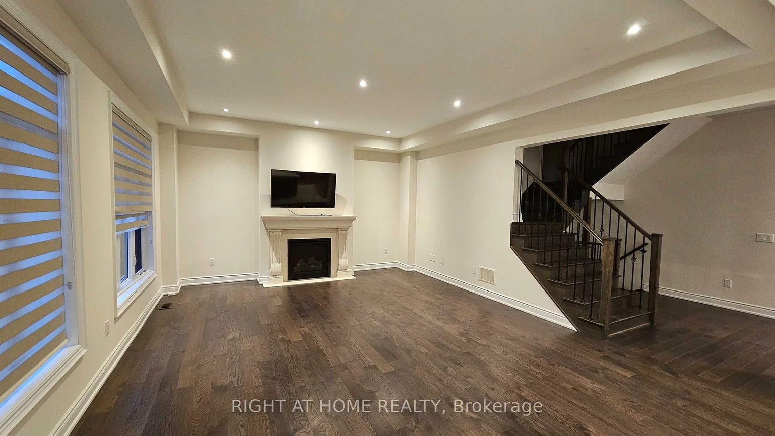 3175, Daniel, 1008 - GO Glenorchy, Oakville