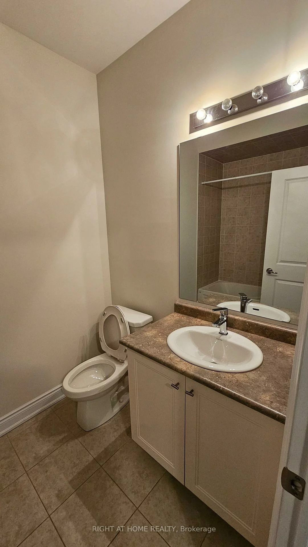 3175, Daniel, 1008 - GO Glenorchy, Oakville