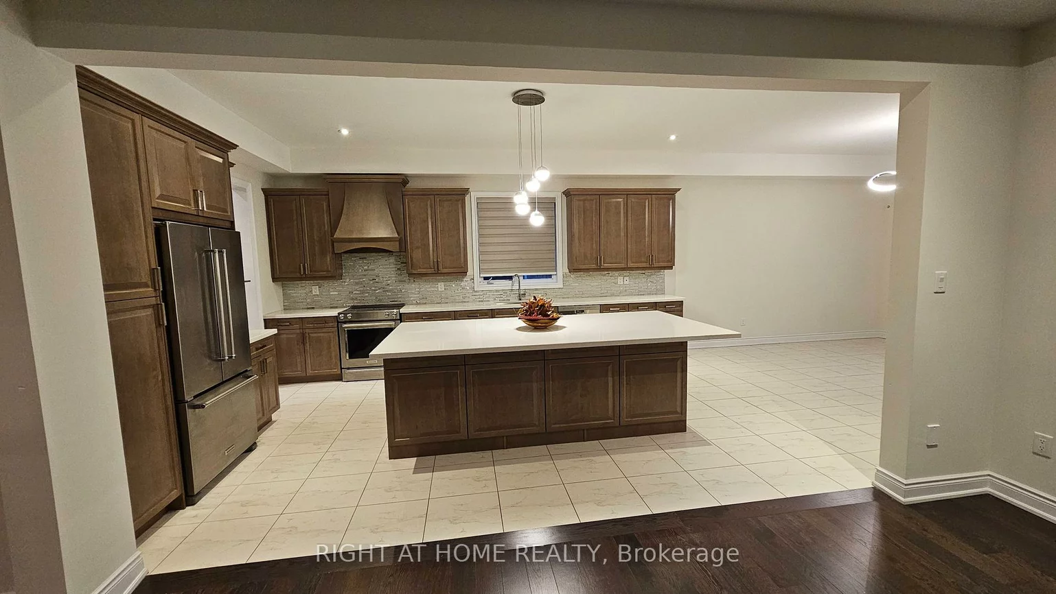 3175, Daniel, 1008 - GO Glenorchy, Oakville