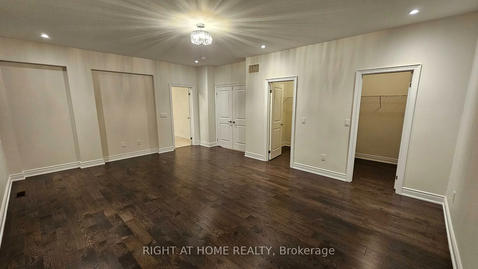 3175, Daniel, 1008 - GO Glenorchy, Oakville
