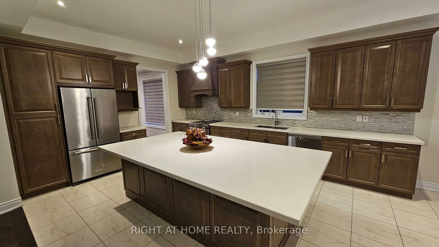 3175, Daniel, 1008 - GO Glenorchy, Oakville