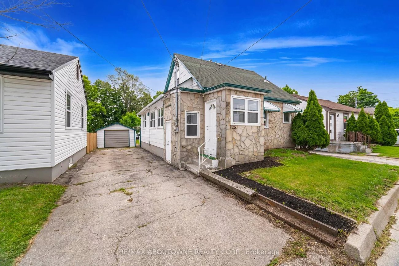 128, Cross, 1014 - QE Queen Elizabeth, Oakville