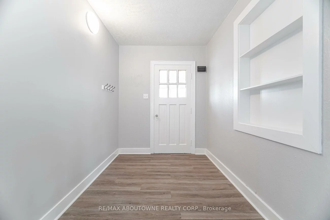 128, Cross, 1014 - QE Queen Elizabeth, Oakville