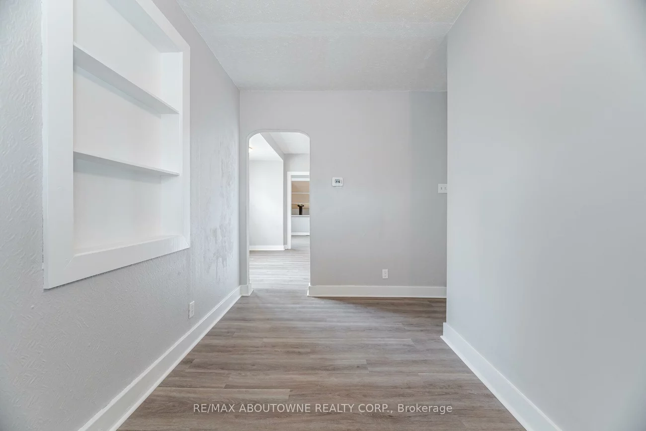 128, Cross, 1014 - QE Queen Elizabeth, Oakville