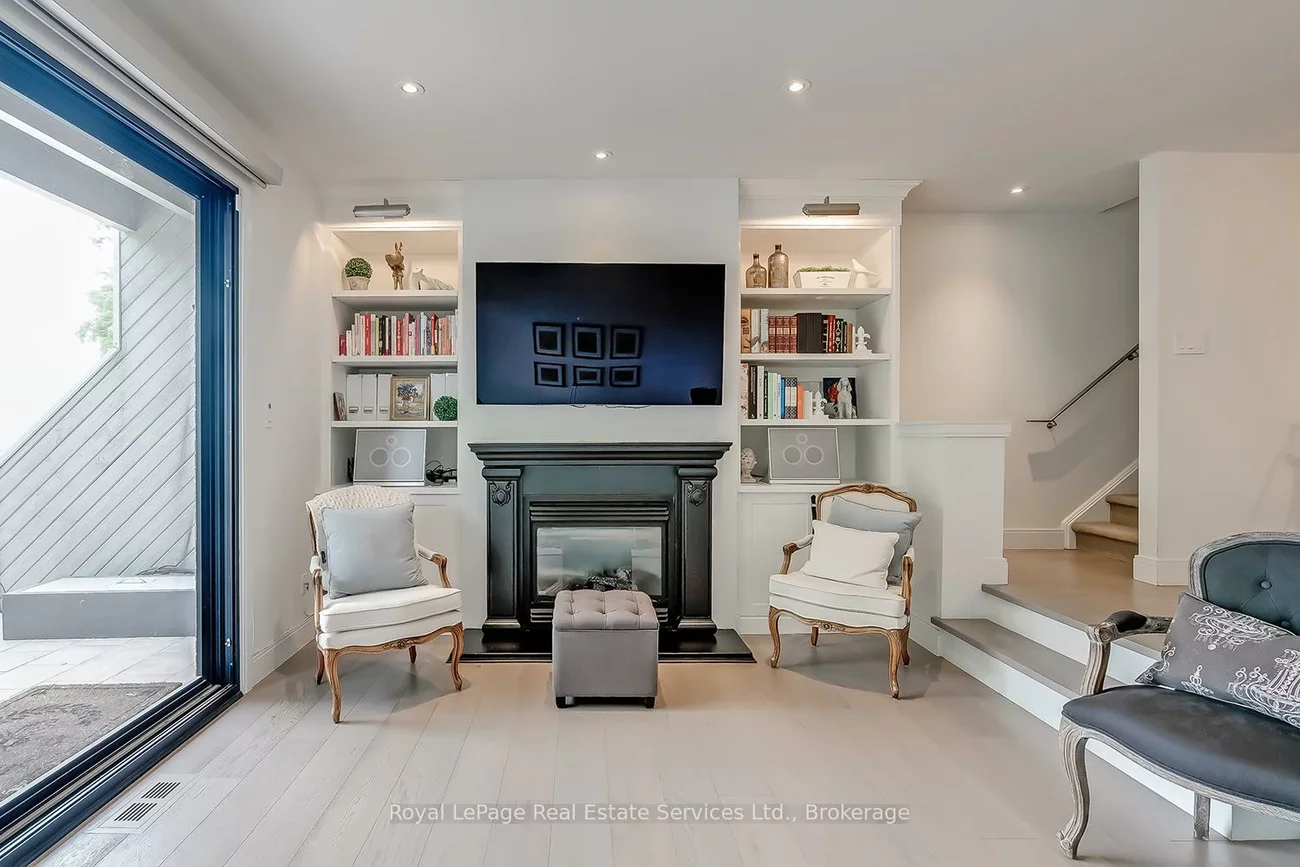 53, Forsythe, 1002 - CO Central, Oakville