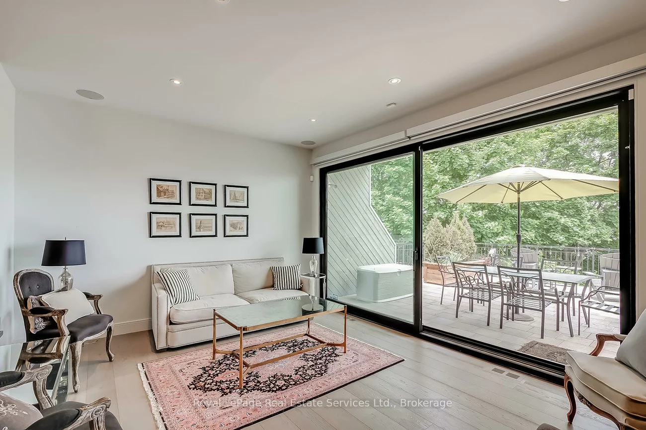 53, Forsythe, 1002 - CO Central, Oakville