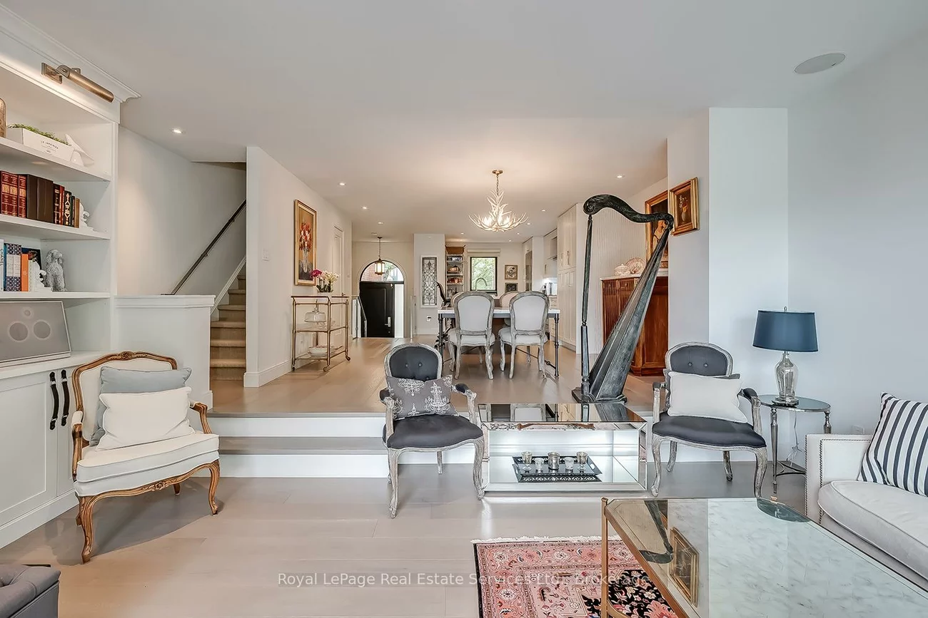 53, Forsythe, 1002 - CO Central, Oakville
