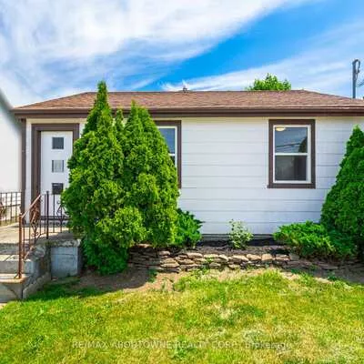 126, Cross, 1014 - QE Queen Elizabeth, Oakville