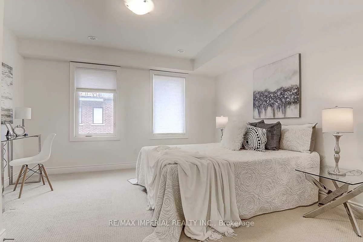 260, Royalton Common, 1015 - RO River Oaks, Oakville