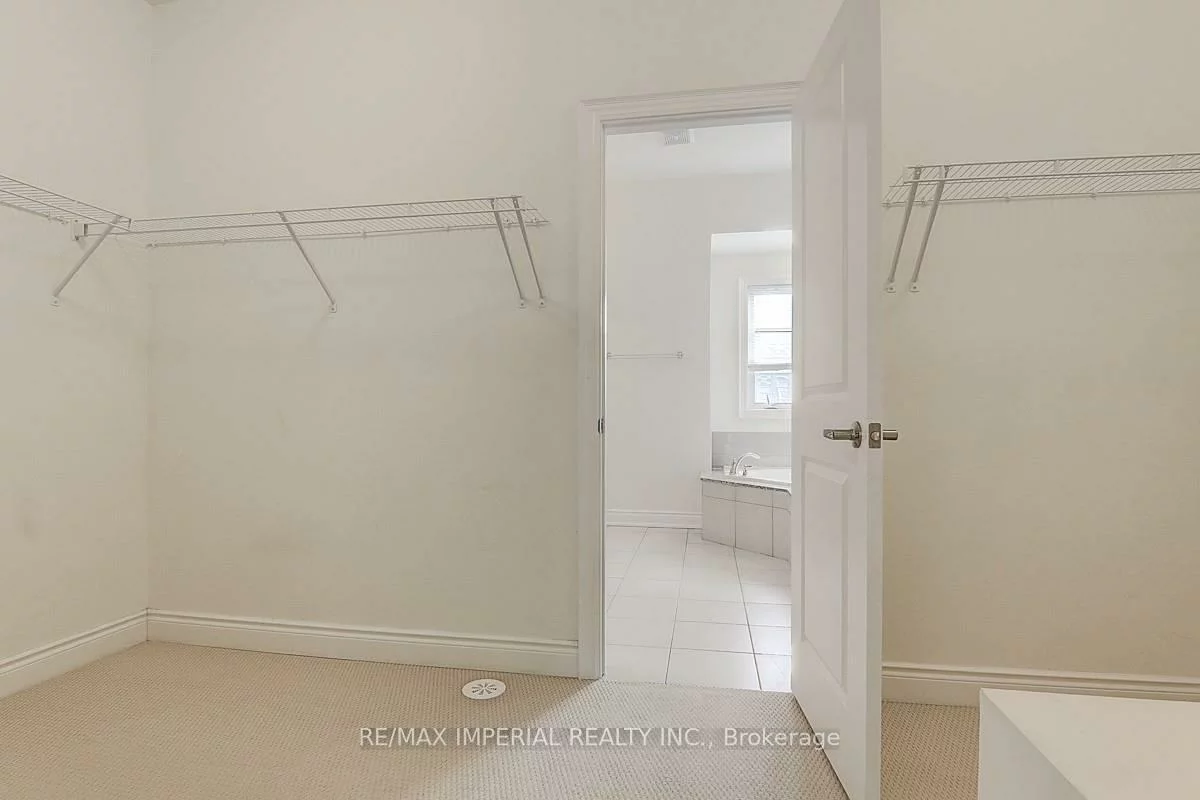 260, Royalton Common, 1015 - RO River Oaks, Oakville