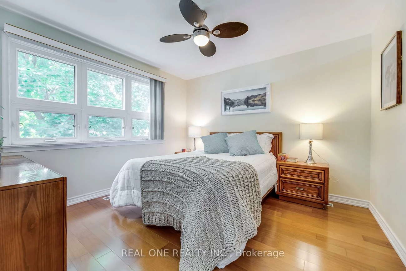 1377, Sheldon, 1020 - WO West, Oakville