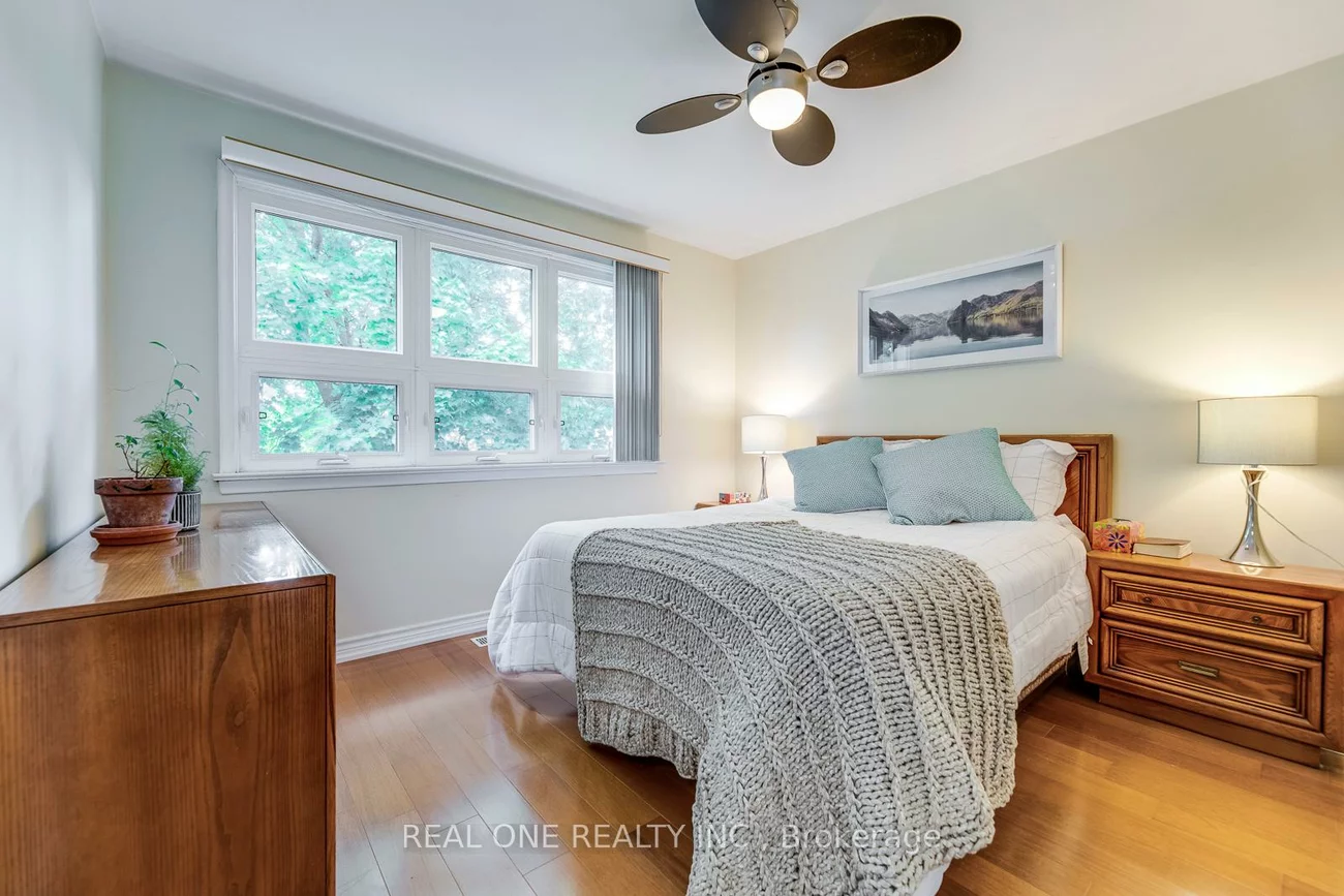 1377, Sheldon, 1020 - WO West, Oakville