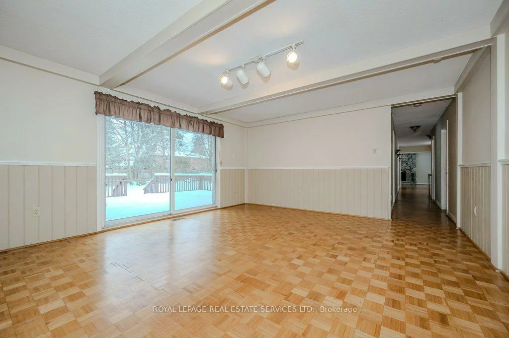 30, Birkbank, 1006 - FD Ford, Oakville