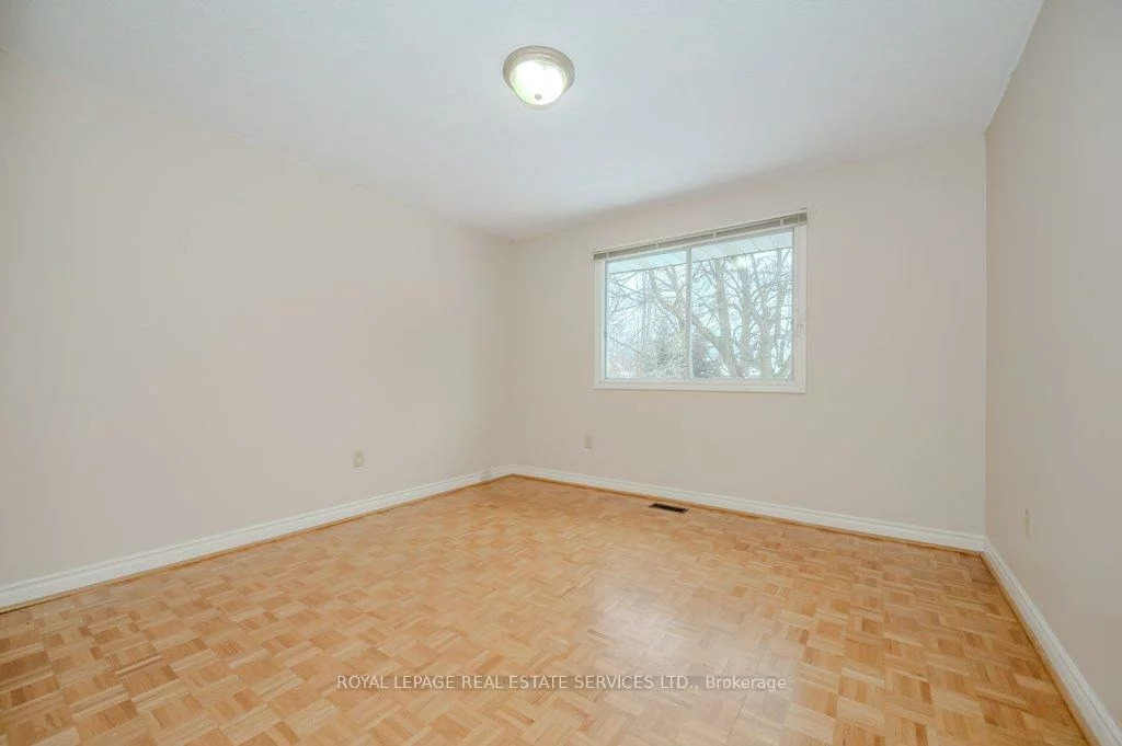 30, Birkbank, 1006 - FD Ford, Oakville