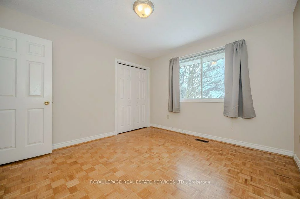 30, Birkbank, 1006 - FD Ford, Oakville