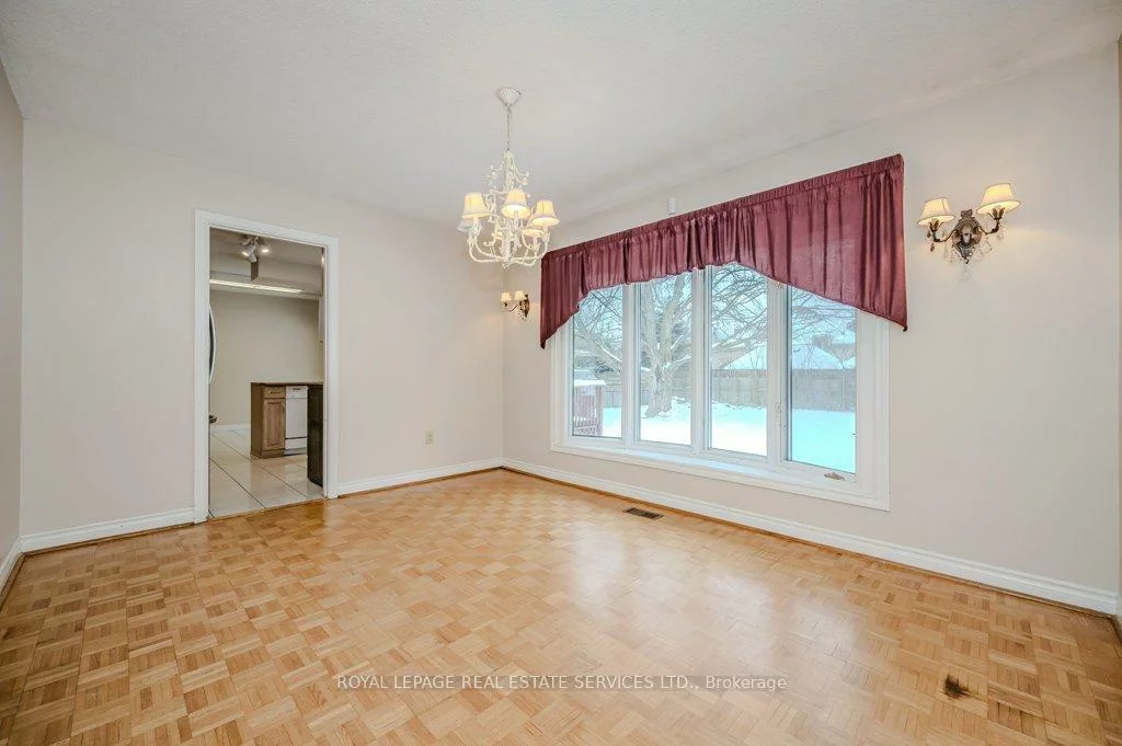 30, Birkbank, 1006 - FD Ford, Oakville