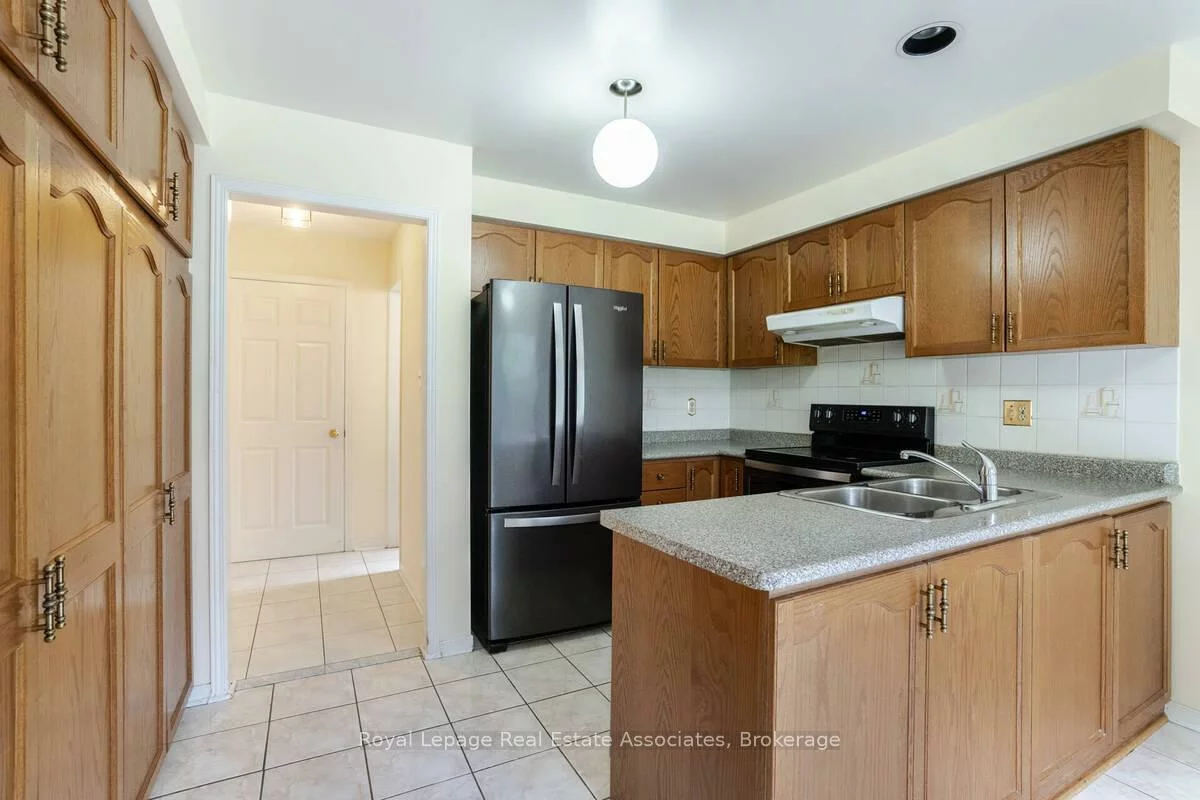 2551, Wynten, 1004 - CV Clearview, Oakville