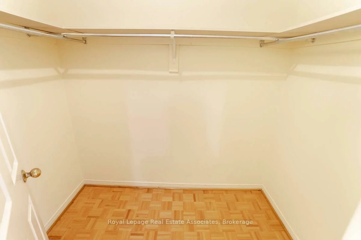 2551, Wynten, 1004 - CV Clearview, Oakville