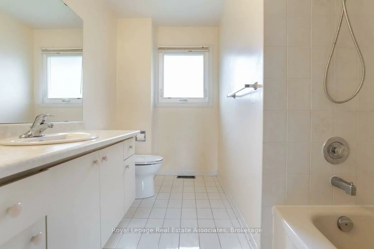 2551, Wynten, 1004 - CV Clearview, Oakville