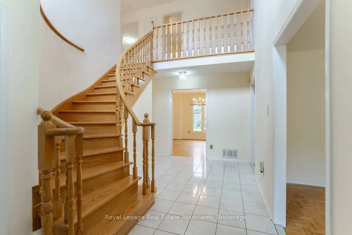 2551, Wynten, 1004 - CV Clearview, Oakville
