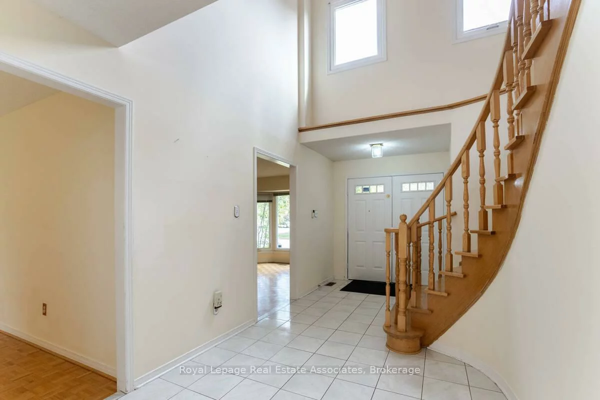 2551, Wynten, 1004 - CV Clearview, Oakville