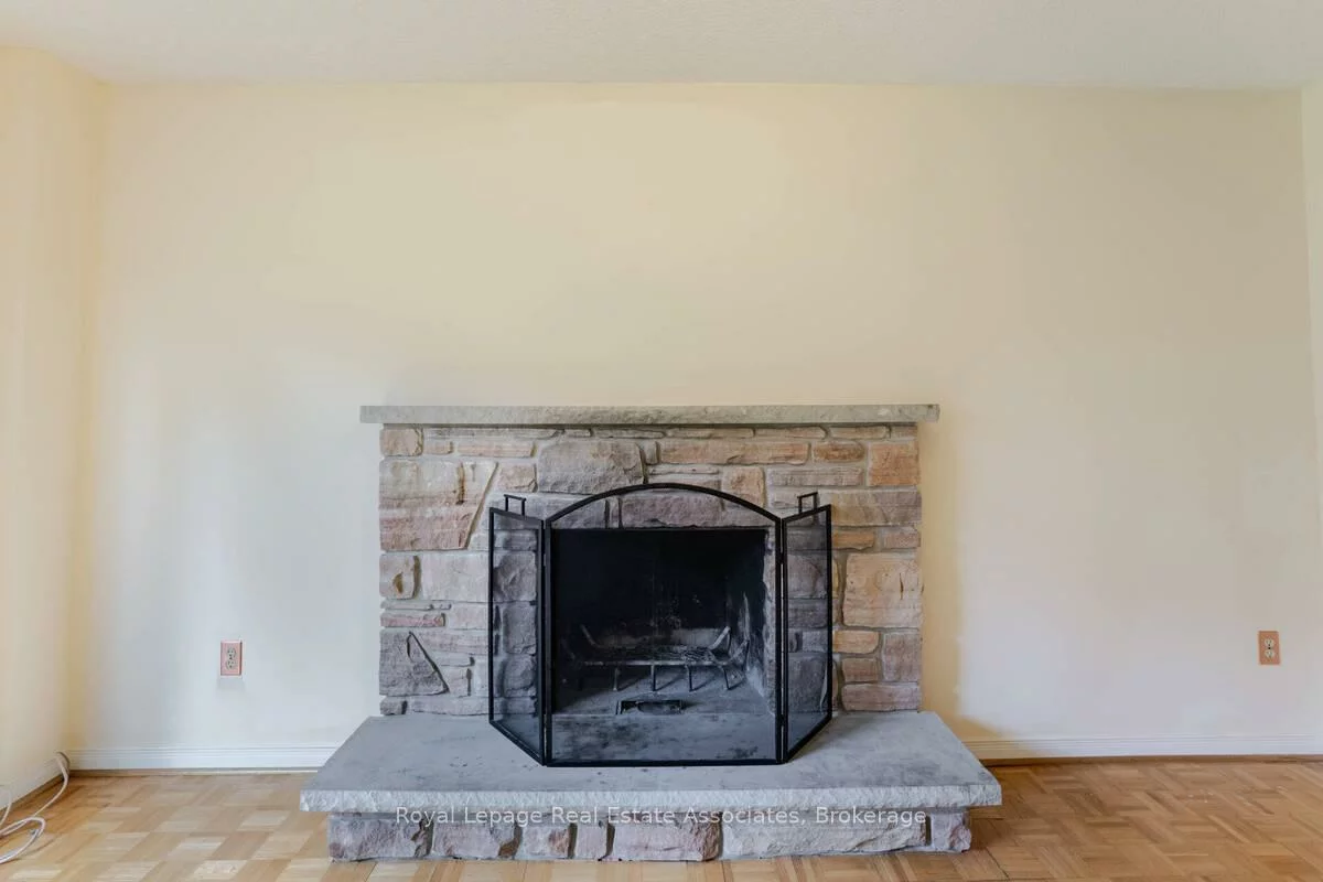 2551, Wynten, 1004 - CV Clearview, Oakville