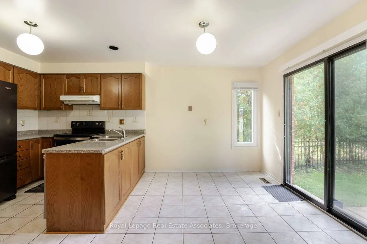 2551, Wynten, 1004 - CV Clearview, Oakville