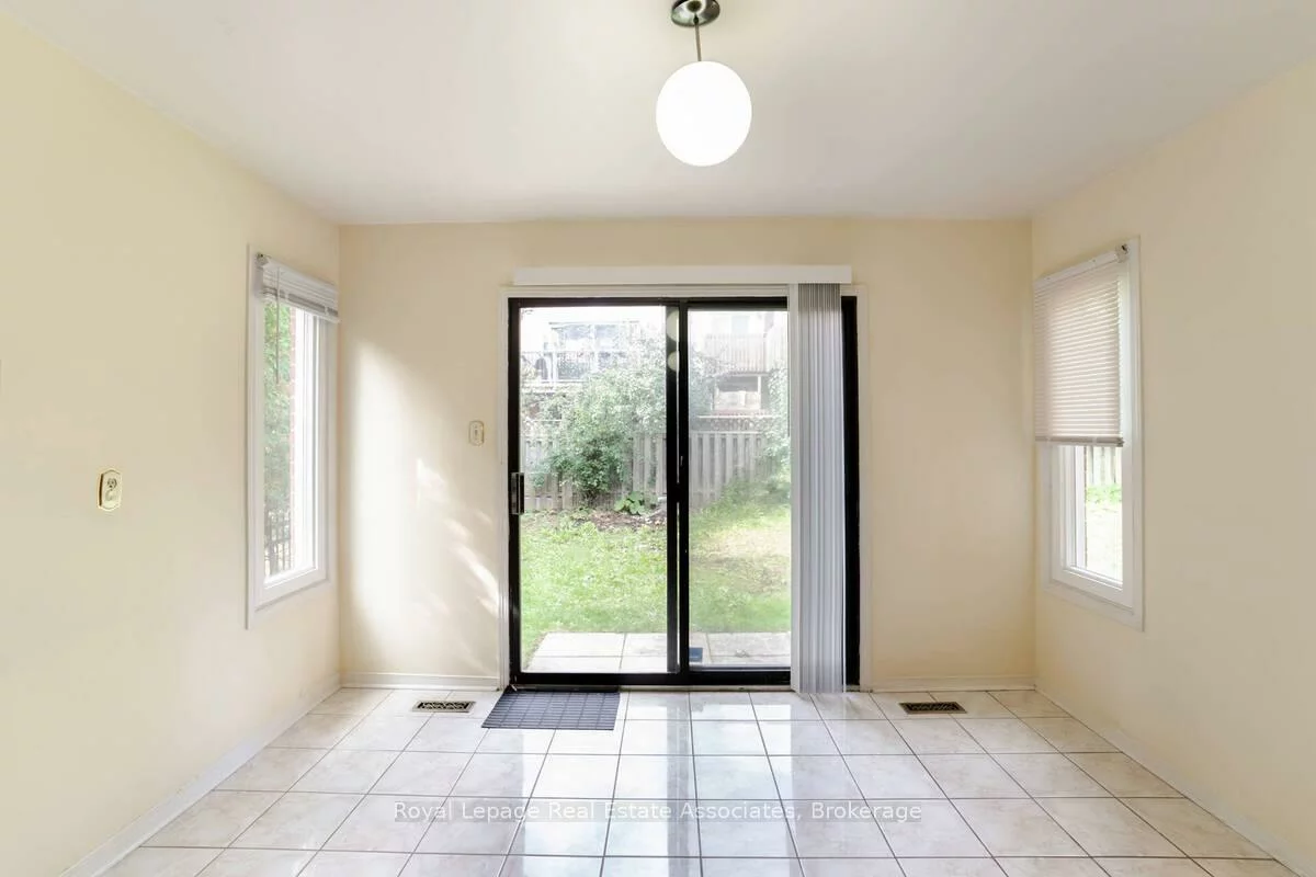 2551, Wynten, 1004 - CV Clearview, Oakville