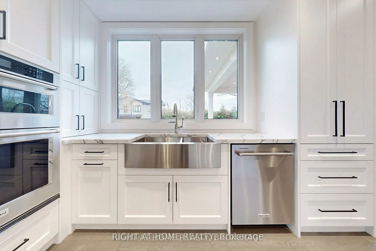 274, Weighton, 1020 - WO West, Oakville
