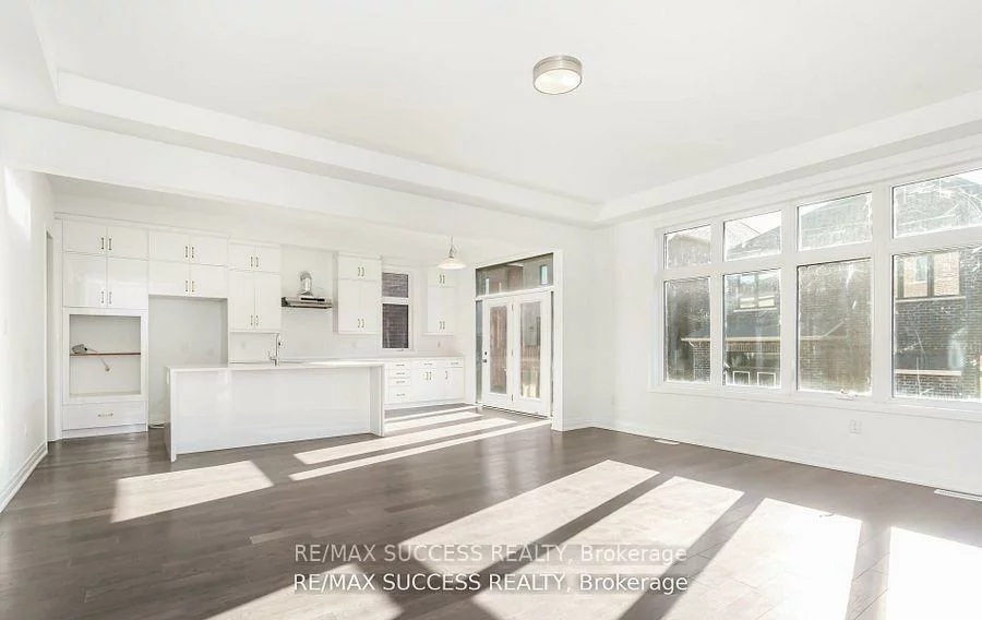 3130, Travertine, 1012 - NW Northwest, Oakville